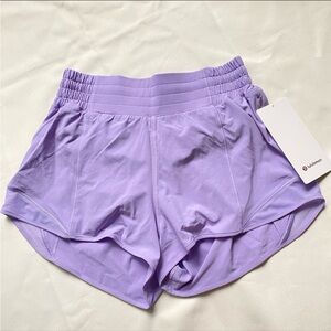 Lululemon Hotty Hot High-Rise Lined Short 2.5"